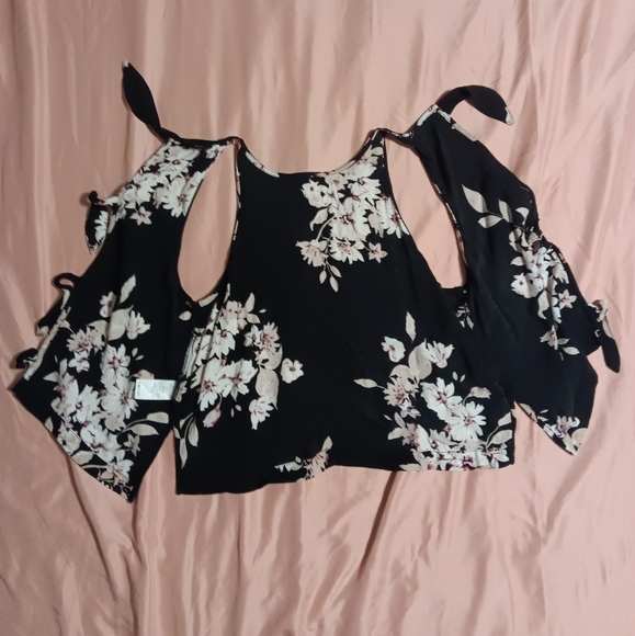 Dynamite floral cropped shirt - Picture 3 of 4